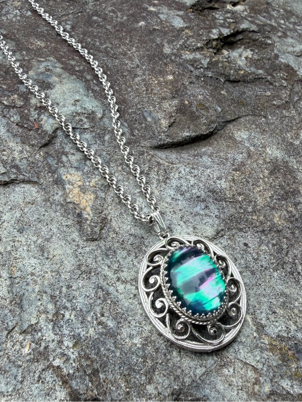 Vintage Whiting & Davis Iridescent Purple Green Silver Filigree Pendant Necklace - Picture 11 of 14
